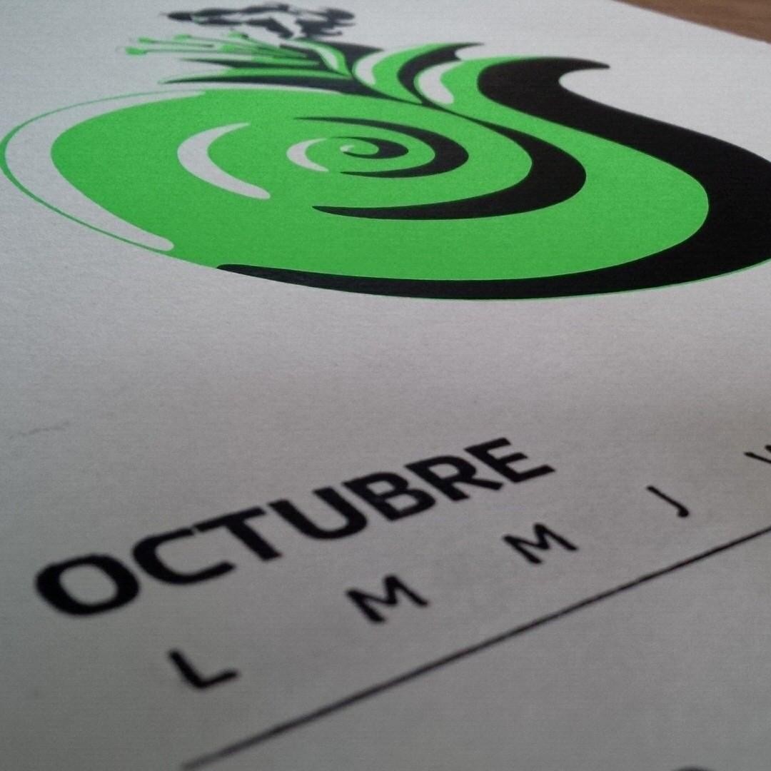 Una pequeña muestra de como vendrá el mes de octubre de 2017...
Ilustración / Sebastián Santana 
Serigrafía / @estampador_santacruz 
Recuerden que pueden reservar su ejemplar del desde la web www.cajabaja.com.uy/calendario2017